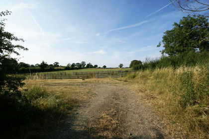 3.7 acres of Equestrian property for auction in South Wingfield