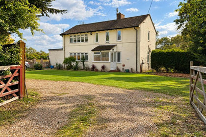 3.5 acres of House with Land for sale in Brant Broughton and Stragglethorpe