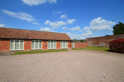 Barn Conversion for sale in Ocle Pychard