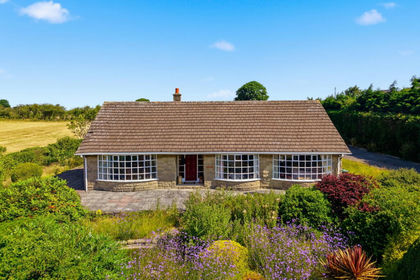 5.8 acres of House with Land for sale in Pentrich