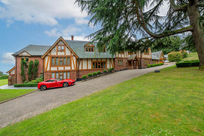 3 acres of House with Land for sale in Northaw and Cuffley
