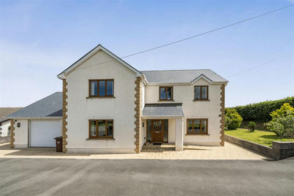 6.3 acres of Smallholding for sale in Llanllwchaiarn