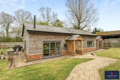Barn Conversion for sale in Toddington