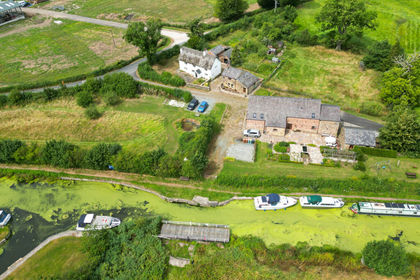 2.5 acres of House with Land for sale in Woodplumpton