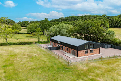 Barn Conversion for sale in Alfrick