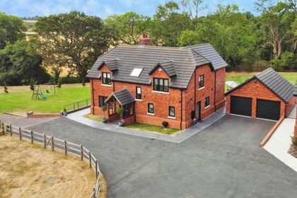 5 acres of House with Land for sale in Middleton