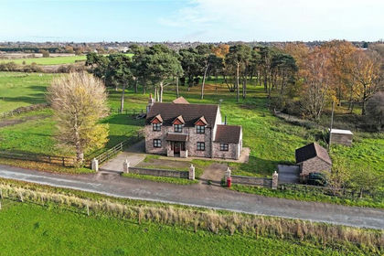 3.5 acres of Equestrian property for sale in Bottesford