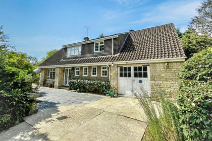1.2 acres of House with Land for sale in Swinstead