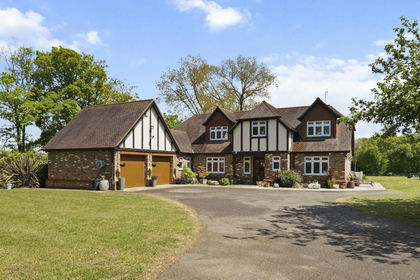 3.9 acres of House with Land for sale in West Kingsdown