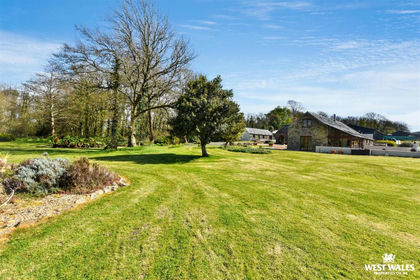 Cottage for sale in Burton