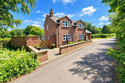 6.5 acres of House with Land for sale in Ollerton