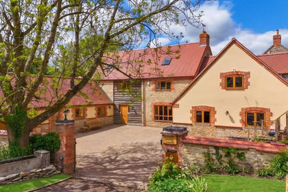 Barn Conversion for sale in Ashton