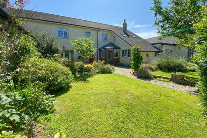 Land for sale in Mawgan-in-Meneage