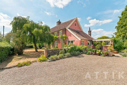 1.5 acres of House with Land for sale in Westhall