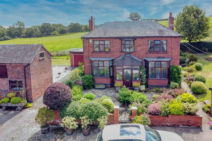 10.9 acres of Farmhouse for sale in Draycott in the Moors