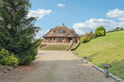 6.2 acres of Country Home for sale in Northchurch