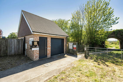 Workshop for sale in Hollingbourne