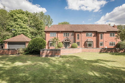 1 acre of House with Land for sale in Yoxall