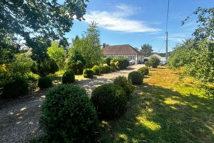 1 acre of House with Land for sale in Sutton Valence