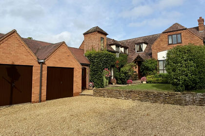 6 acres of Barn Conversion for sale in Stratford-upon-Avon