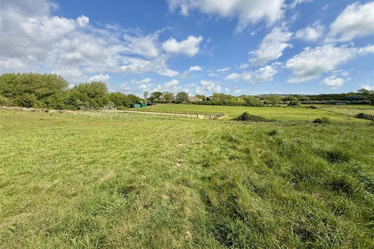 5.5 acres of Equestrian property for sale in Niton and Whitwell