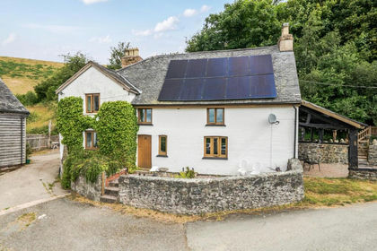 1 acre of Farmhouse for sale in Llanfihangel