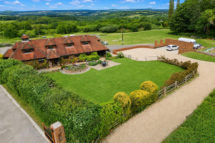 2 acres of House with Land for sale in Heathfield and Waldron