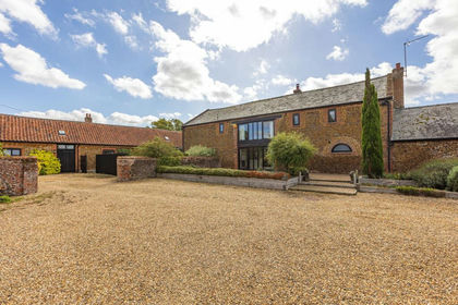 Barn Conversion for sale in Hillington