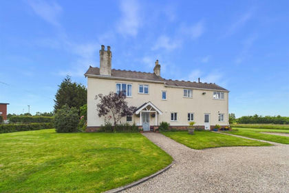 9.3 acres of House with Land for sale in Melbourne