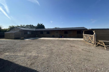 7.5 acres of Equestrian property for sale in Bradnop