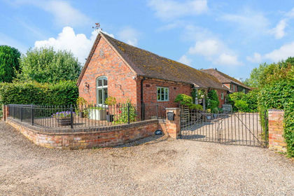 Barn Conversion for sale in Oddingley