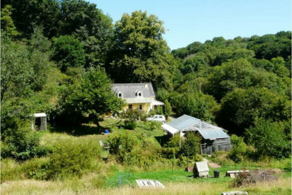 6 acres of House with Land for sale in New Moat