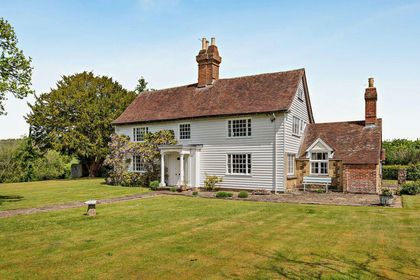 29.1 acres of Farmhouse for sale in Slinfold