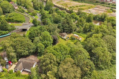 1.6 acres of House with Land for sale in Barnton