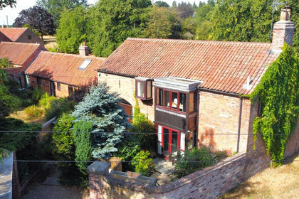 Barn Conversion for sale in Elston