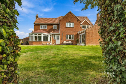 1.5 acres of House with Land for sale in Misterton