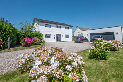 4 acres of House with Land for sale in Holsworthy Hamlets
