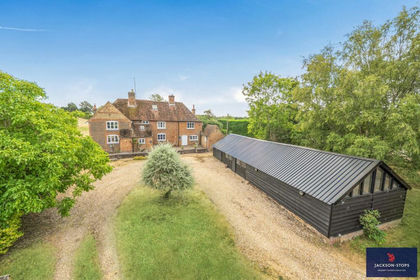 1 acre of House with Land for sale in Stoke Hammond