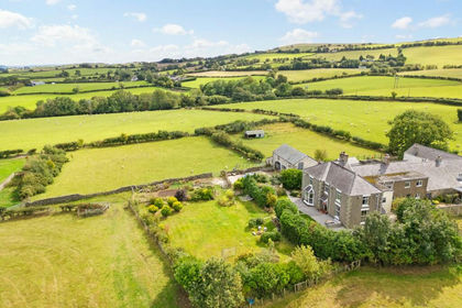 2.1 acres of Farmhouse for sale in Llanrhaeadr-yng-Nghinmeirch