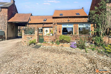 Barn Conversion for sale in Hugglescote and Donington le Heath