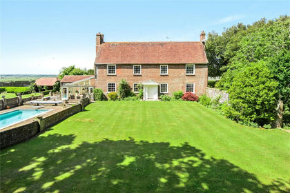 3.2 acres of Farmhouse for sale in Herstmonceux