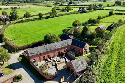 Barn Conversion for sale in Stone Rural