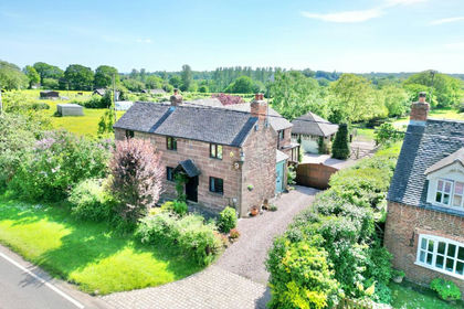 2.3 acres of Cottage for sale in Hinstock