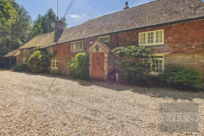 1 acre of House with Land for sale in Battle