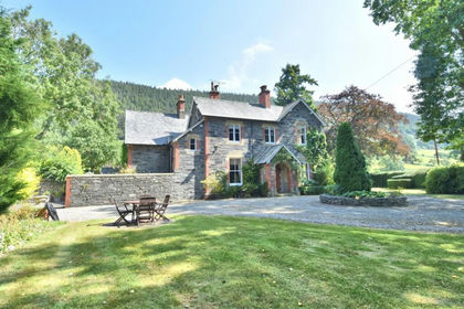 3.5 acres of Country Home for sale in Llandrillo