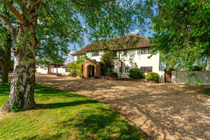 11 acres of Country Home for sale in Wing