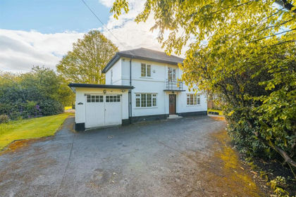 1 acre of House with Land for sale in Chester North and Neston