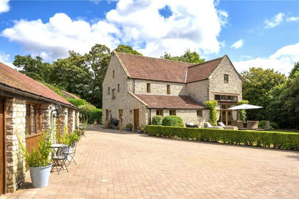 17.4 acres of House with Land for sale in Siston