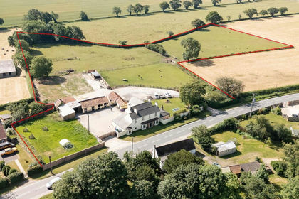 5 acres of Country Home for sale in Holme upon Spalding Moor