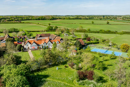 2.4 acres of Farmhouse for sale in Wareside